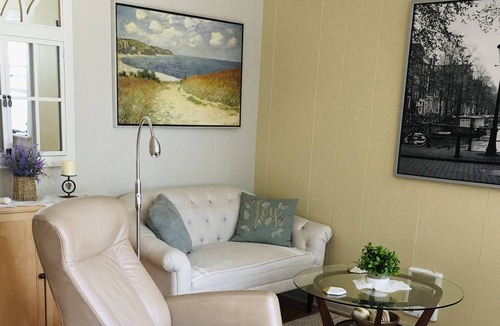 College Hill Apartment | Amazon Park independent studio