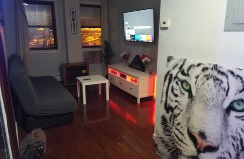 Queens Apartment | Ambient 2BR/2BA For Groups - 15 Min to City