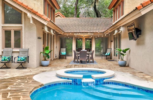 Heron Oaks House | Amelia Island newly renovated with PRIVATE POOL, SPA, GOLF CART, BIKES,and more!