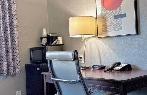 Southwest Area Hotel | American Inn Cedar Rapids South