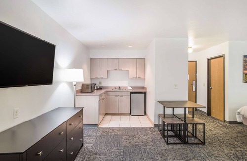 Birch Run Hotel | Americas Best Value Inn Birch Run