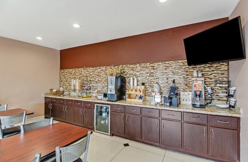 Barker Hotel | Americas Best Value Inn - FM 529
