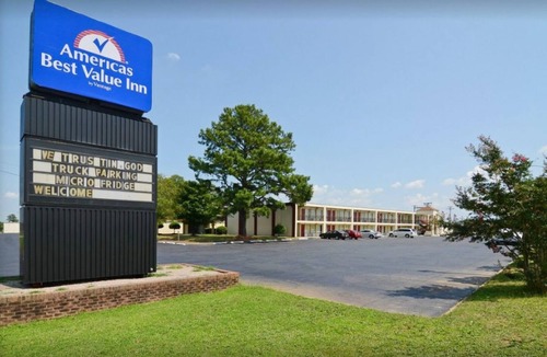 Wilson Apartment | Americas Best Value Inn Wilson UNIT 11 2 BEDS GROUND FLOOR