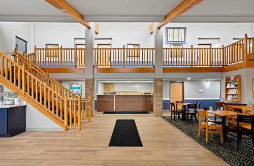Dickinson Hotel | AmericInn by Wyndham Dickinson