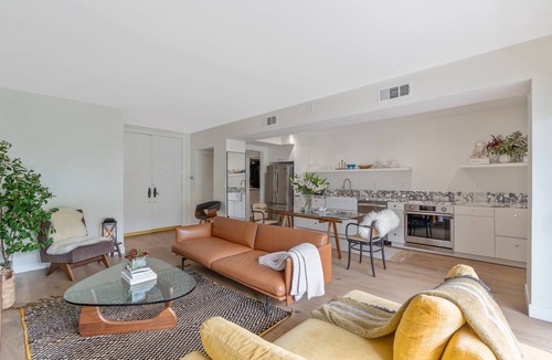 Norma Triangle Condo | An Oasis off Sunset Blvd. Walking distance to great restaurants and nightlife.