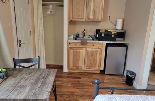 Dillon Apartment | Angler Village #07 Studio w/2DBL beds & kitchenette