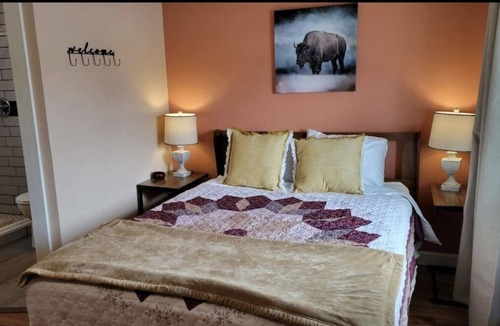 Dillon Apartment | Angler Village #08 Studio w/QN bed & kitchenette