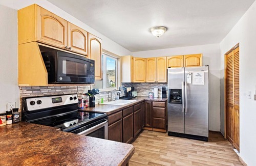 Fort Smith Bed & Breakfast | Anglers Rest, Cozy 2 bed,2 bath. All you need for a good time on & off the water