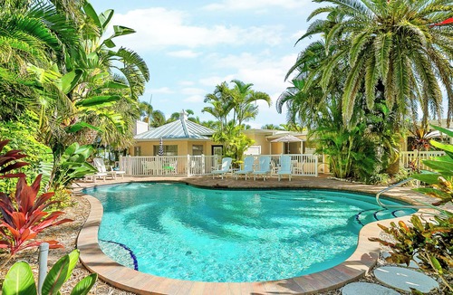 Holmes Beach House | Anna Cabana 3 · Studio · 100 Yds to Gulf