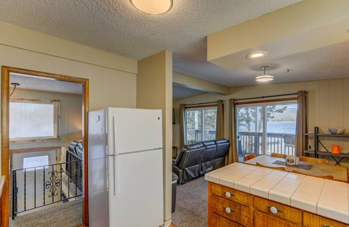 McCall House | Annie's Place-Lakefront-Shared dock w/Almost Heaven-Rent both for a 6-room getaway for large groups!