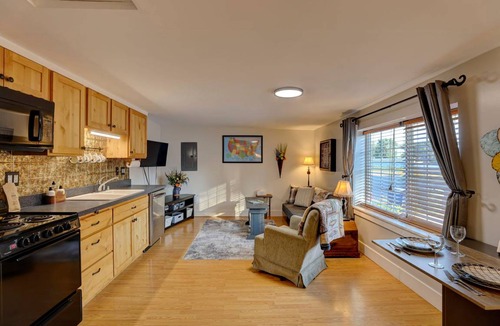 Sheridan Apartment | Apartment ∙ 2 bedrooms ∙ 5 guests