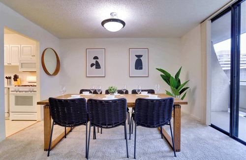 Crystal City Apartment | Apt in Arlington | Pool & Gym | Easy Metro Access