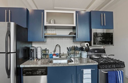 Downtown Columbus Condo | Arena District Suite w/FREE Parking & Rooftop Deck