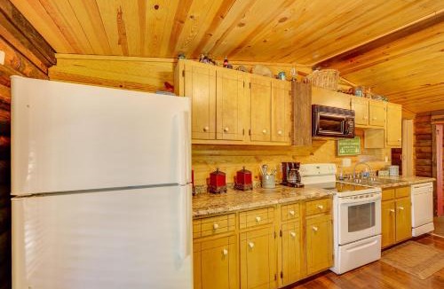 Murfreesboro House | Arkansas Log Cabin Rental Near Lake Greeson!