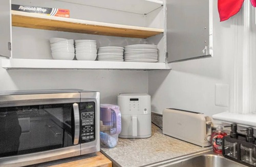 Arlington House | Arlington Charm Cozy 5BR Home Sleeps10 Near DC