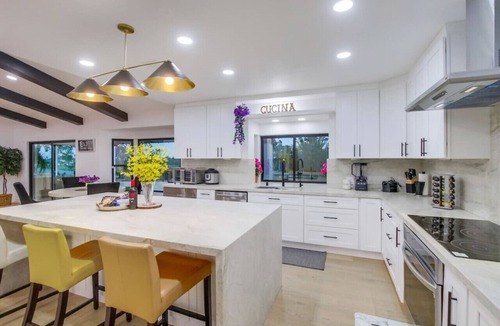 San Diego House | Artesian Estates -5BR Retreat- Games & Views