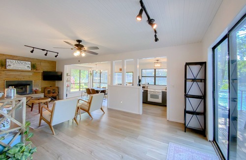 Cotter House | As close to the water as you can get! Updated and relaxing!