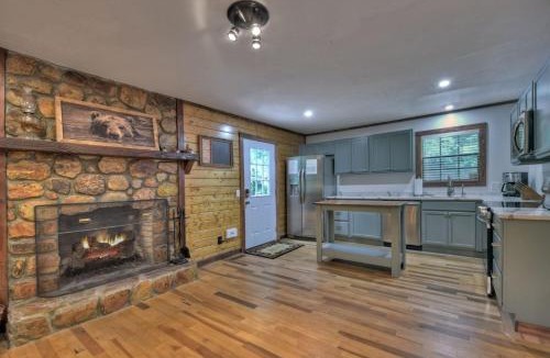Dial Villa | Aska River House - Riverside relaxation and all the comforts of home
