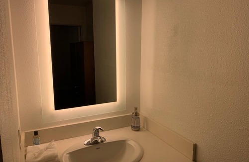 Old Town Hotel | Assessable Studio equipped kitchen, Queen bed + Full sofa-bed. Walk to Old Town