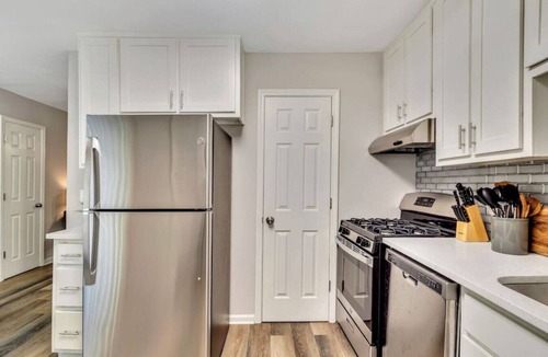 Austell Villa | ATH - Austell - 2BR - Pet Friendly - Fenced (2301)