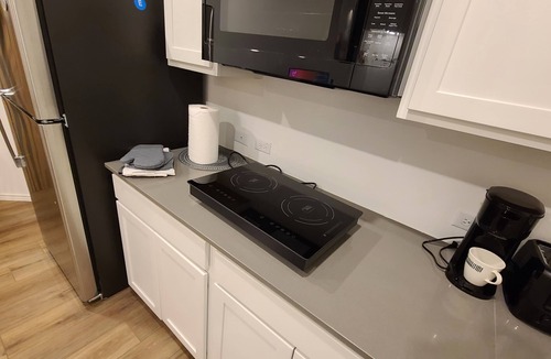 Mountain City House | Attached 1 Bedroom Private Suite