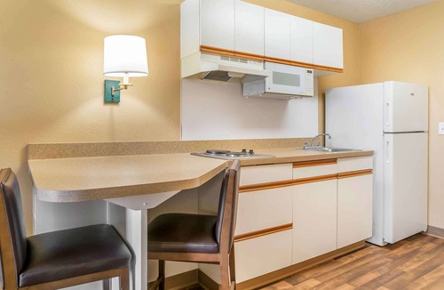 Auburn Hills Hotel | Auburn Hills Extended Stay Inn