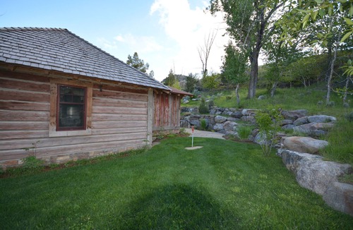 Miner Apartment | Authentic Custom Cabin, 17 miles from Yellowstone National Park
