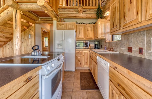 Grantsdale Cabin | Authentic Quaint Log Cabin on 2400 Private Acres w/Stellar Views & Hot Tub