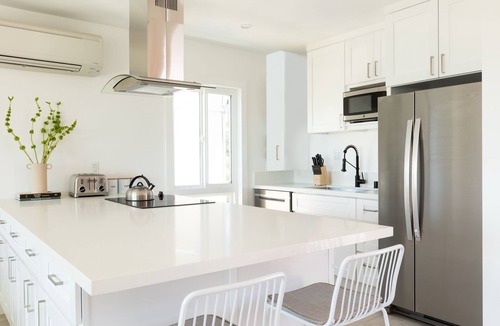 Middletown Condo | Avalon II by AvantStay | Chic & Stylish San Diego Condo w/Vibrant Interiors