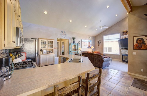 Moab South Valley House | Awesome Retreat Pool ,Hot tub, 2 car garage