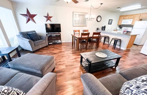 New Braunfels Condo | B101 · Guadalupe Getaway | AVAILABLE THIS WEEKEND | 1st Floor | WiFi