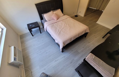 Beverly Hills Hotel | (B12) LA Lovely Queen Studio