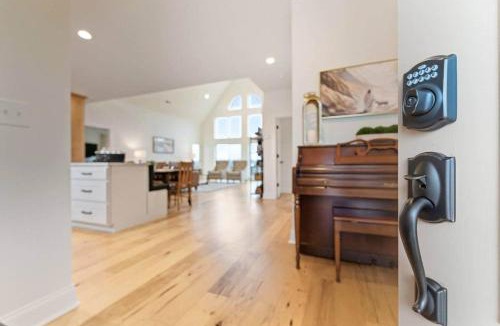 Calhoun House | *Back2School* Peaceful Private Mountain View Home