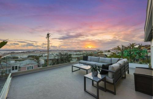 Middletown House | “Backyard Is OMG” Spa Pool BBQ Game Room Views