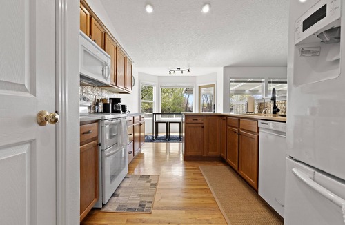 Southwest Ada County Alliance House | *Backyard*King*Parking*100Mbps*Smart TV*Bbq*W/D