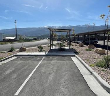 Ephraim Apartment | Badger Den: 1mi.Snow College~ Wash/Dryer~Climb