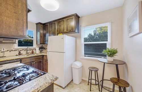 Reseda House | Balcom by AvantStay | Newly Furnished Valley Home