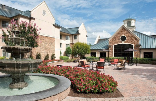Ballantyne Apartment | Ballantyne Group Stay | Breakfast & Pool Included