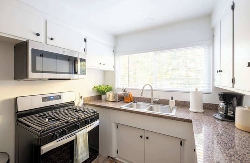 Park West Apartment | Bankers Hill Hideaway | Walk to Balboa & Lil Italy