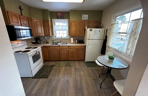 Central - Terry House | Barb’s Cozy Home with Office and Covered Parking!