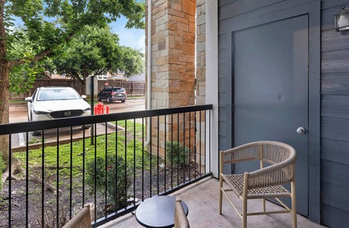 Riverpark West Apartment | Barsala l Stylish 1BD Apt: Pool, Fitness, & Private Balcony