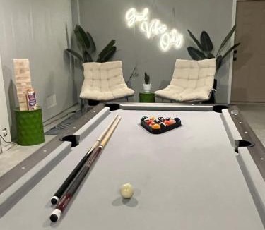 San Leon House | Bay Breeze Bungalow - Game Room & Pet Friendly