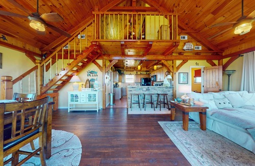 Gilchrist House | Bay Side Birdhouse: 2 BR, 2 BA House in Gilchrist, Sleeps 4
