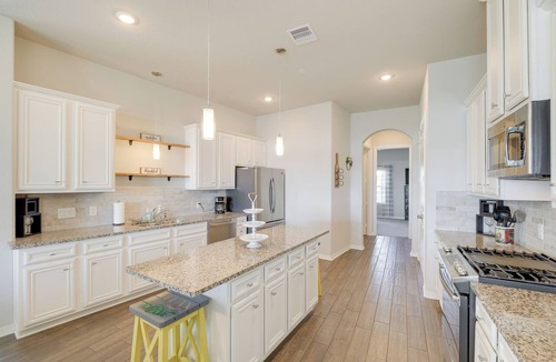 La Porte Cottage | Bay-view La Porte Home Rental: Steps to Beach!
