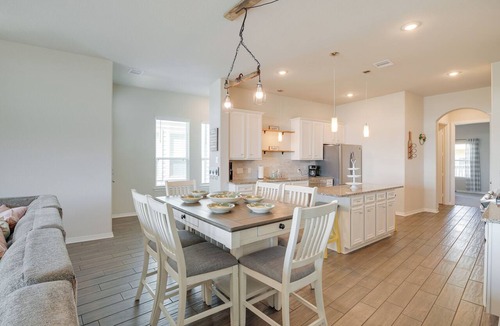La Porte Cottage | Bay-view La Porte Home Rental: Steps to Beach!