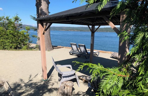 Campbell River Apartment | Beach Front Luxury Private Hot Tub Sandy Beach