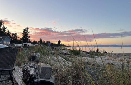 Black Creek Cabin | Beach front property on Saratoga Beach, cabin with ocean view.