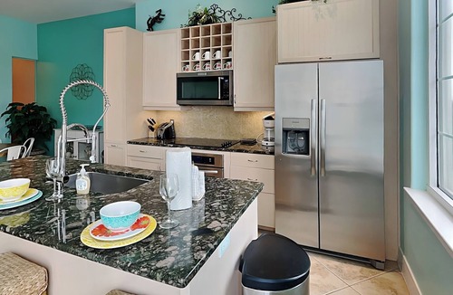Galveston Condo | Beach Getaway by Ryson Vacation Rentals
