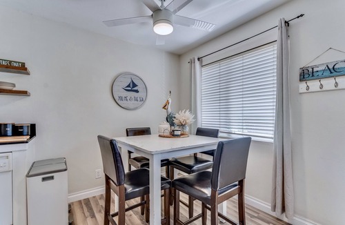 Crown Point Condo | Beach House one block from Mission Bay w/AC