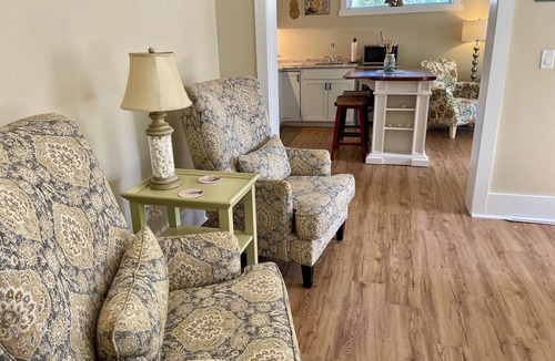 North Carolina Coast Apartment | Beach Pkg/Private Garden Apt/Patio/Bikes/Beach Equip -SAVE On Parking & Rentals